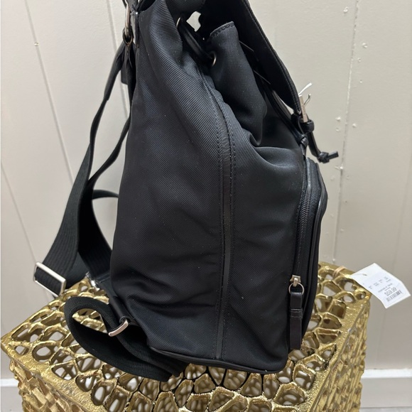 Stylish Black Backpack for Women - Picture 4 of 6